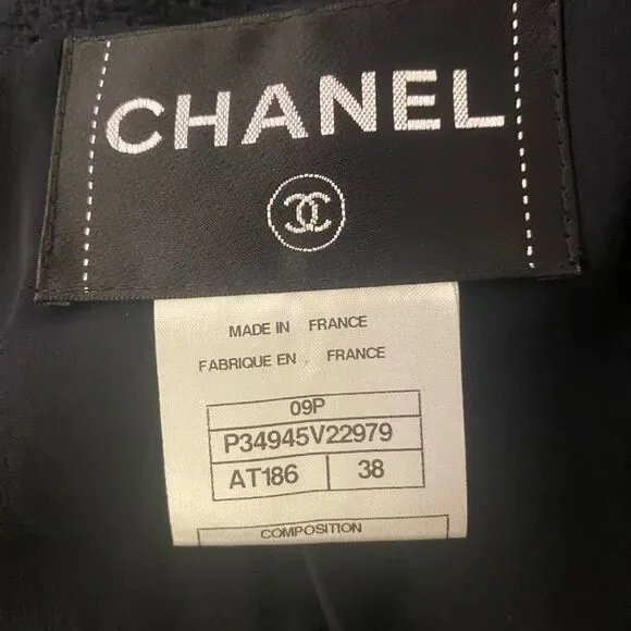 NWT Chanel skirt suit, size 38(S) - Picture 15 of 16